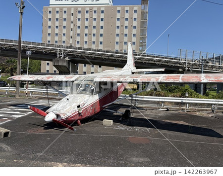 昔ながらの飛行機 昔ながらの飛行機 142263967