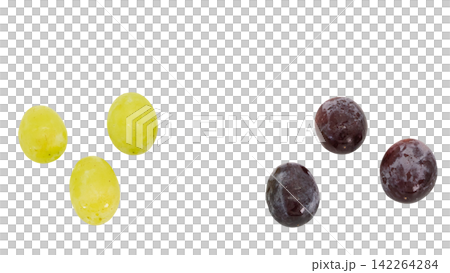 Comparison of white and red grapes; transparent background; macro. Comparison of white and red grapes; transparent background; macro. 142264284