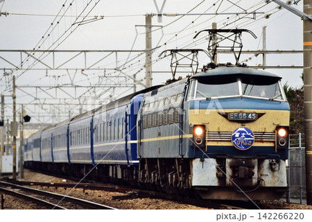 2008年 東海道線を走るEF6645ブルートレイン富士・はやぶさ 2008年 東海道線を走るEF6645ブルートレイン富士・はやぶさ 142266220