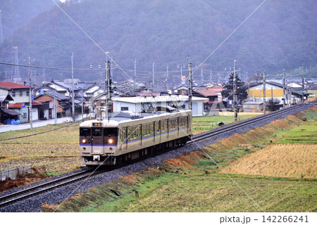 2008年 伯備線を走る115系普通電車2両 2008年 伯備線を走る115系普通電車2両 142266241