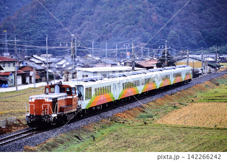 2008年　伯備線を走るDE101151ユウユウサロン岡山 142266242