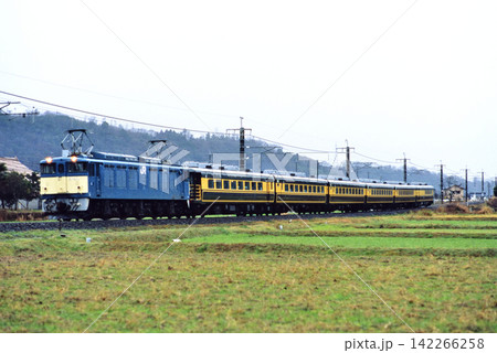 2008年 伯備線を走るEF649サロンカーなにわ団臨 2008年 伯備線を走るEF649サロンカーなにわ団臨 142266258