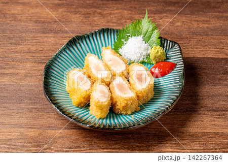しっとり柔らかな鶏ささみのレアカツ しっとり柔らかな鶏ささみのレアカツ 142267364