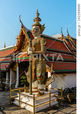 Wat Phra Kaew, Temple of the Emerald Buddha, Bangkok, Thailand 142269080
