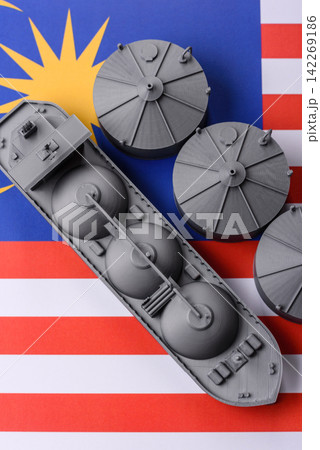 An LNG or oil tanker for maritime transport, energy resources and their movement. An LNG tanker An LNG or oil tanker for maritime transport, energy resources and their movement. An LNG tanker 142269186