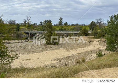 The Yarramundi Bridge crossing the Nepean River in the Hawkesbury The Yarramundi Bridge crossing the Nepean River in the Hawkesbury 142270752