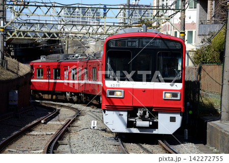 京急大師線を走る電車 京急大師線を走る電車 142272755