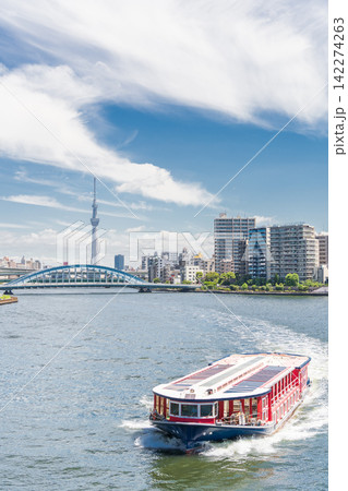 「東京都」東京スカイツリーと永代橋の風景 中央区 「東京都」東京スカイツリーと永代橋の風景 中央区 142274263