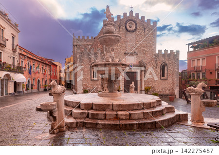 Historic Baroque Fountain in Piazza Duomo in Taormina, Sicily, Italy Historic Baroque Fountain in Piazza Duomo in Taormina, Sicily, Italy 142275487