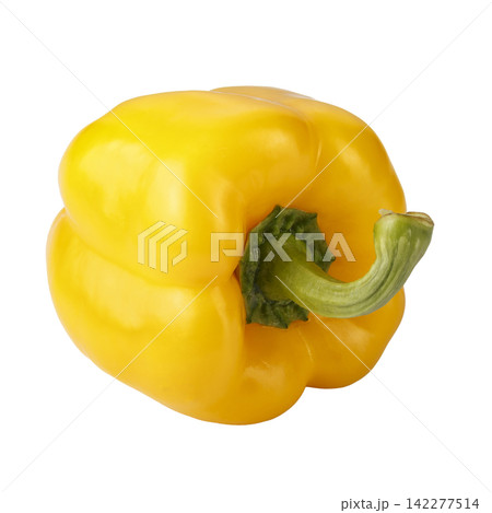 Yellow bell pepper isolated on a white background 142277514