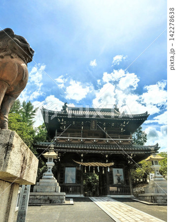 石鎚神社口之宮本社 山門|愛媛県西条市 石鎚神社口之宮本社 山門|愛媛県西条市 142278638