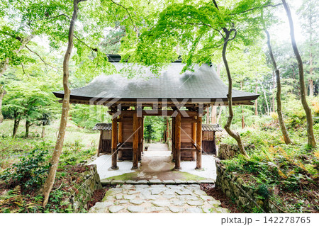 【滋賀県東近江市】百済寺 仁王門と参道 【滋賀県東近江市】百済寺 仁王門と参道 142278765