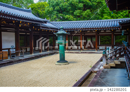 日野誕生院 親鸞聖人生誕の地に建つ雅な平安様式の寺院 142280201