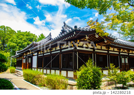 日野誕生院 親鸞聖人生誕の地に建つ雅な平安様式の寺院 日野誕生院 親鸞聖人生誕の地に建つ雅な平安様式の寺院 142280218