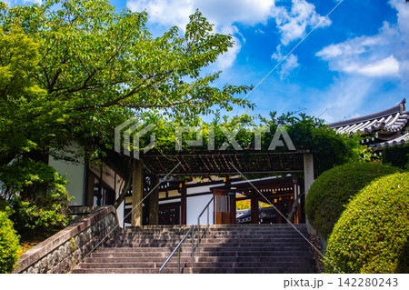 日野誕生院 親鸞聖人生誕の地に建つ雅な平安様式の寺院 142280243