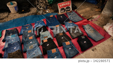 Vintage Shop Stall Near Chatuchak Market in Bangkok, Thailand 142280571