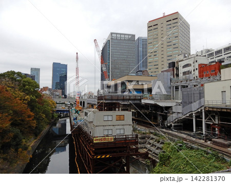 2020年11月に撮影した工事中のJR御茶ノ水駅 142281370