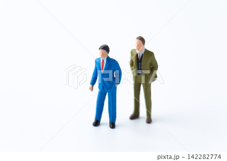 ビジネスマンの人形 142282774