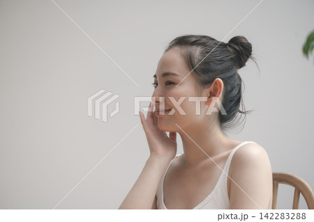 美容イメージ スキンケア 美容イメージ スキンケア 142283288