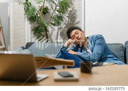 男性　更年期障害　倦怠感 142285773
