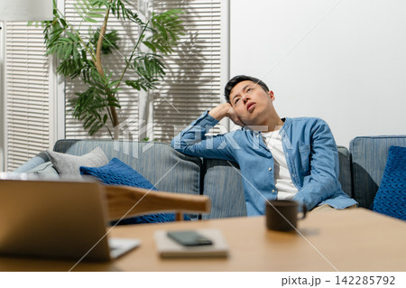 男性　更年期障害　倦怠感 142285792