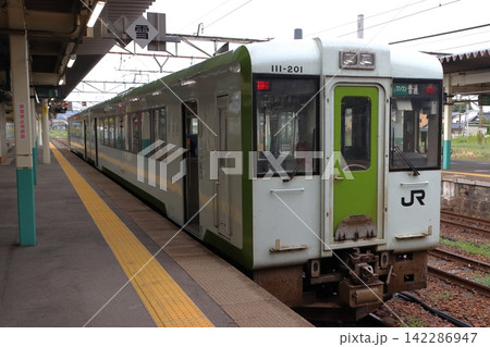 磐越西線キハ110系:延命工事施工車(会津若松⇔新津) 磐越西線キハ110系:延命工事施工車(会津若松⇔新津) 142286947