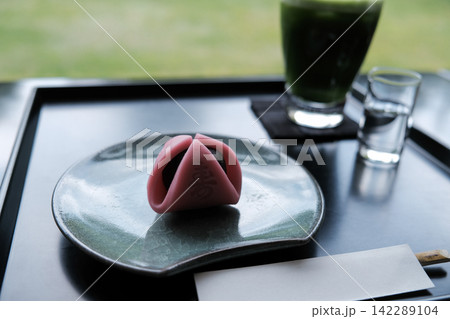 京都で楽しむ抹茶と和菓子の茶の時間 142289104