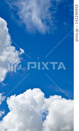 空素材(縦構図) 空素材(縦構図) 142290958