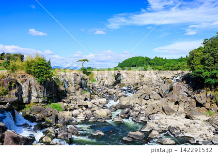 猛暑による少水時の曽木の滝 鹿児島県伊佐市 猛暑による少水時の曽木の滝 鹿児島県伊佐市 142291532