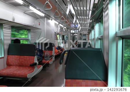 電車内での座席独占マナー違反/C寝台行為(磐越西線) 電車内での座席独占マナー違反/C寝台行為(磐越西線) 142291676