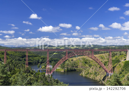 Garabit bridge (Viaduc de Garabit), Cantal, Auvergne-Rhone-Alpes, France Garabit bridge (Viaduc de Garabit), Cantal, Auvergne-Rhone-Alpes, France 142292706