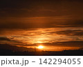 夏の朝空 142294055