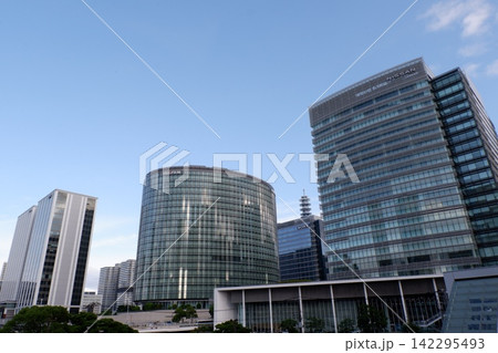 日産自動車本社とみなとみらい 日産自動車本社とみなとみらい 142295493