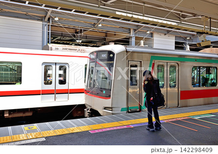 東武線春日部駅ホームの風景 142298409
