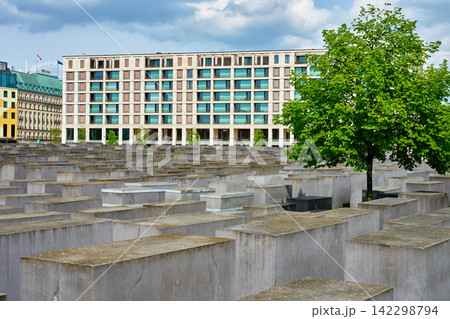 Holocaust Memorial to the Murdered Jews in Berlin Germany Holocaust Memorial to the Murdered Jews in Berlin Germany 142298794