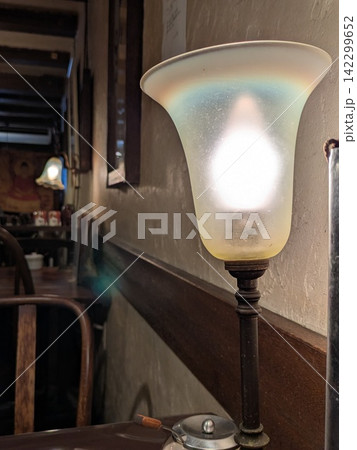 レトロな照明器具 レトロな照明器具 142299652