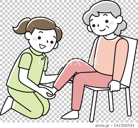 脚のリハビリをするシニア女性 142300593