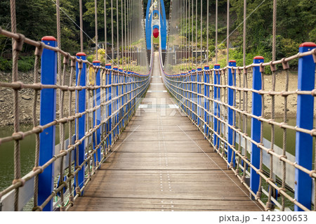 Balance Along the Cheonjangho Suspension Bridge 142300653