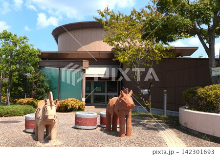 高槻市立今城塚古代歴史館 建物外観 今城塚古墳 高槻市立今城塚古代歴史館 建物外観 今城塚古墳 142301693