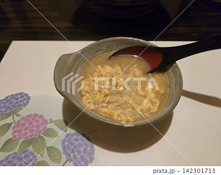 鮟鱇鍋の雑炊　小分けにして味わう締めの料理 142301713
