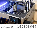 印刷中の3Ⅾプリンター 142303645