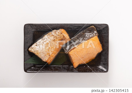 ［チリ産　養殖］銀鮭　焼き漬け（新潟名産） 142305415