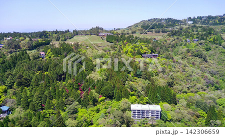 摩耶山山頂付近の空撮 展望台と別荘地の様子 摩耶山山頂付近の空撮 展望台と別荘地の様子 142306659