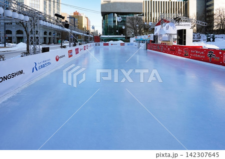 さっぽろ雪まつり大通会場のスケートリンク さっぽろ雪まつり大通会場のスケートリンク 142307645
