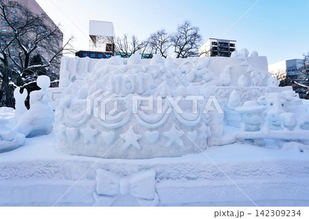 さっぽろ雪まつり大通会場の風景 さっぽろ雪まつり大通会場の風景 142309234