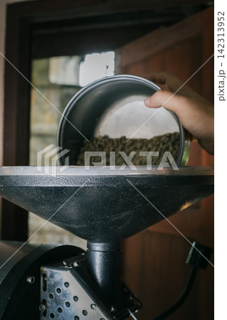 Professional coffee bean roasting 142313952