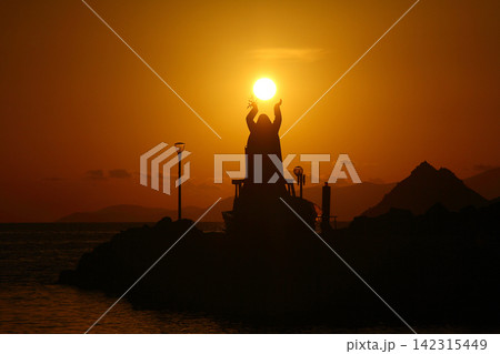 Seaside town of Turgutreis and spectacular sunsets Seaside town of Turgutreis and spectacular sunsets 142315449