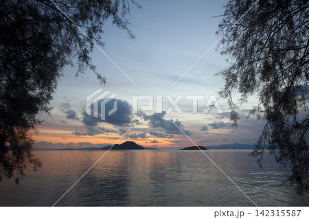 Seaside town of Turgutreis and spectacular sunsets Seaside town of Turgutreis and spectacular sunsets 142315587