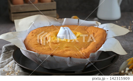 Pao de lo or sponge cake Pao de lo or sponge cake 142315909