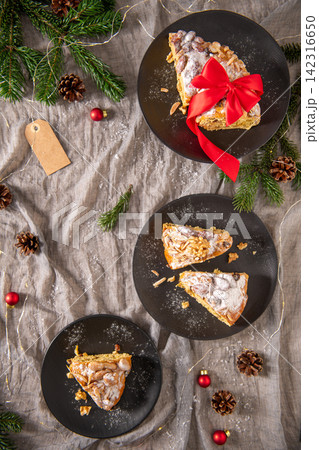 Bolo Rainha Holiday Arrangement Bolo Rainha Holiday Arrangement 142316650